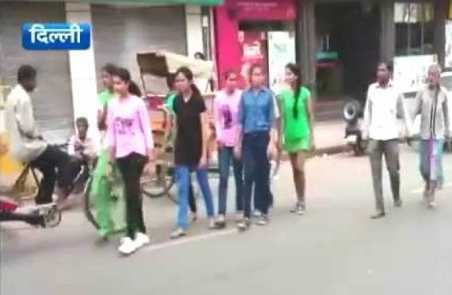 ये हैं दिल्ली पुलिस की युवा महिला पुलिसकर्मी