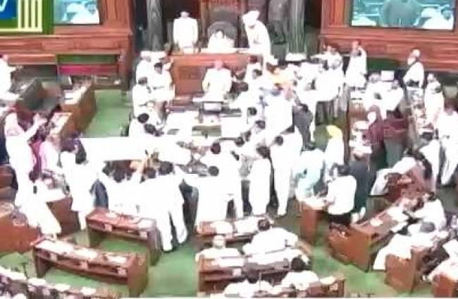 हंगामे की भेंट चढ़ा मानसून सत्र