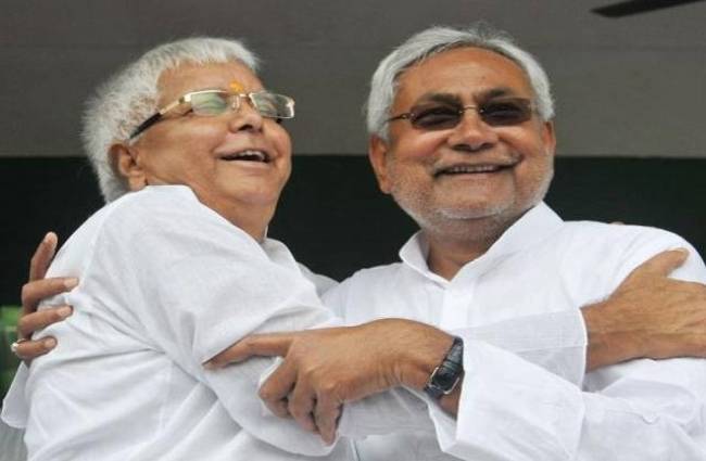 आरजेडी अध्यक्ष लालू प्रसाद यादव और  बिहार के मुख्यमंत्री नीतीश कुमार