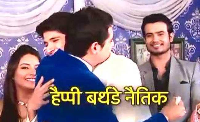 नक्ष ने पापा नैतिक को दिया सरप्राइज!