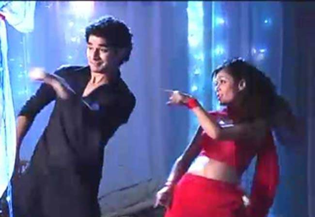 टीटू और पंछी ने किया अनोखा डांस...