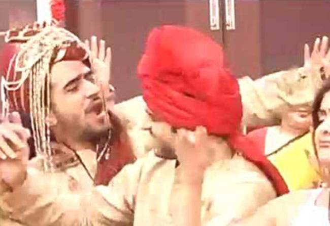 रोमी की शादी में रमन हुआ दीवाना