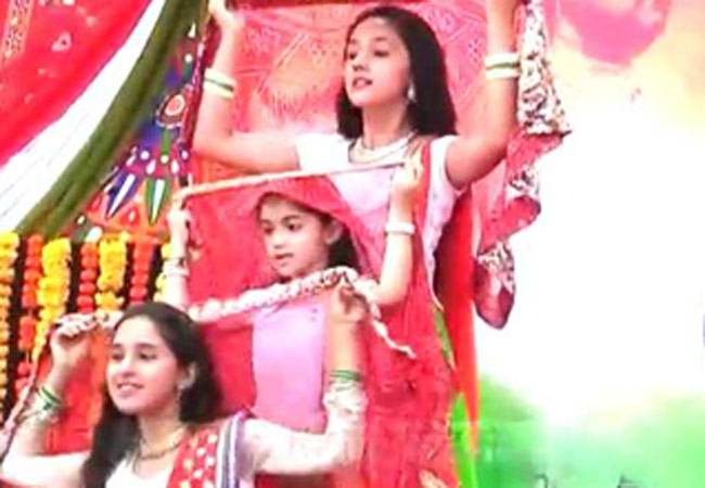 सीरियल एक्सप्रेस देखें सास बहू और बेटियों के रंग