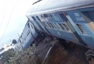 देखें बचाव की पहली तस्वीरें