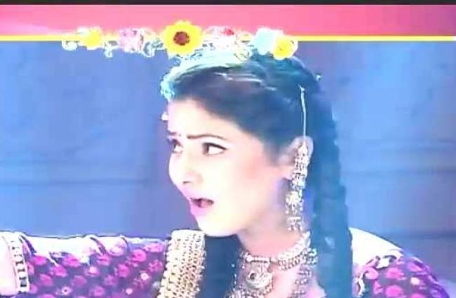 अक्षरा बनीं हैं जूही चावला