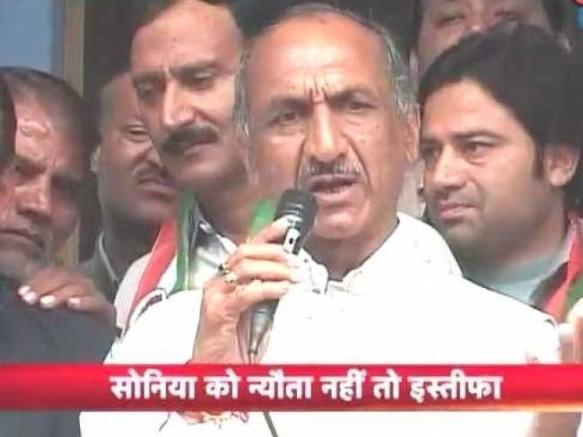 खबरदार: रामलीला समारोह पर भी सियासत!