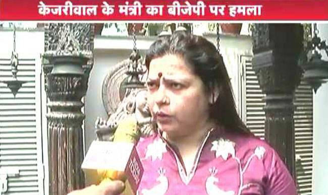 केजरीवाल ने खुद को डेंगू का मच्छर बताया: मीनाक्षी लेखी