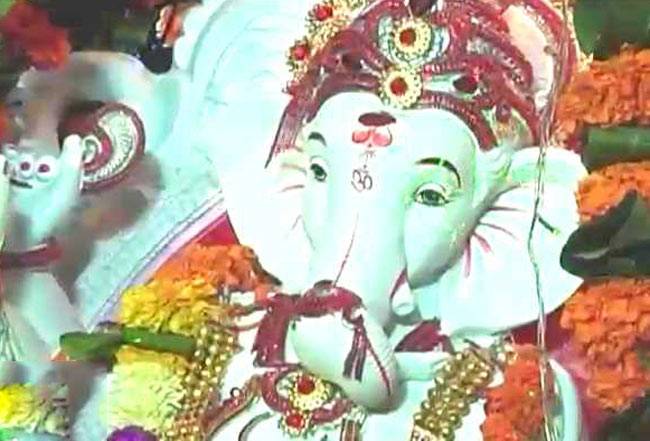 टीवी के सितारों ने की बप्पा की अलबेली विदाई!