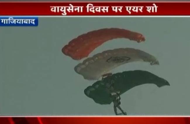 गाजियाबाद: एयर फोर्स की 83वीं सालगिरह पर एयर शो