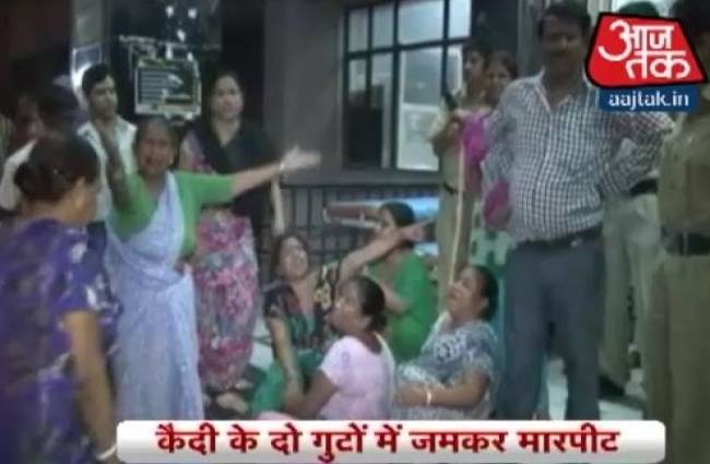 तिहाड़ जेल में गैंगवार, दो कैदियों की मौत