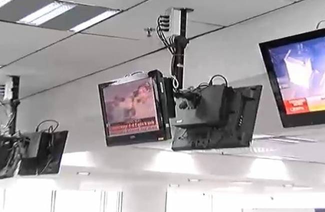 देखिए भूकंप का लाइव वीडियो