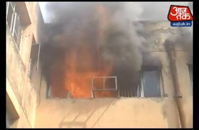 नोएडा: सॉफ्टवेयर कंपनी में लगी भीषण आग