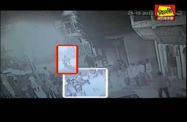 CCTV फुटेज: दिल्ली की सड़कों पर गुंडाराज