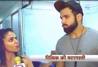 रित्विक धंजानी की मस्ती सास बहू और बेटियां के साथ