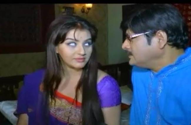 भाभी जी इस लुक को देखकर तिवारी के उड़े होश