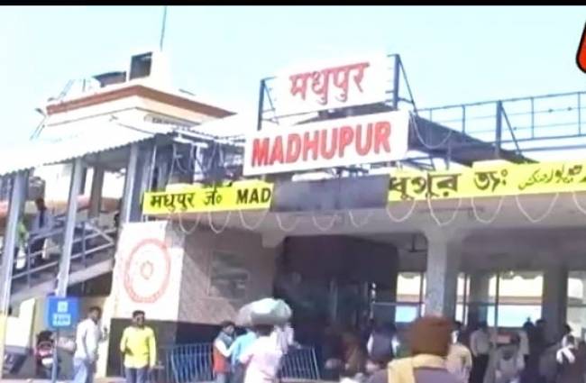 सेना के जवानों ने चलती ट्रेन में बच्ची से किया गैंगरेप