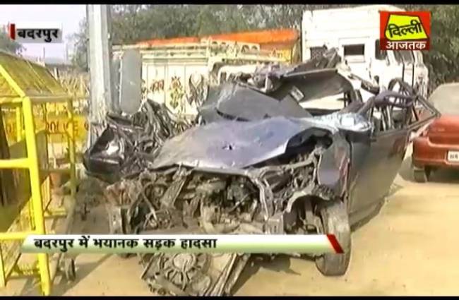 तेज रफ्तार ट्रक ने 'वैगन आर' को उड़ाया