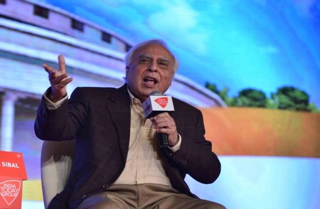 पूर्व विधि मंत्री कपिल सिब्बल