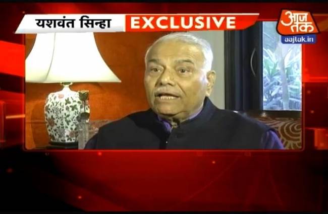 पाकिस्तान से बातचीत के विरोध में उतरे यशवंत सिन्हा