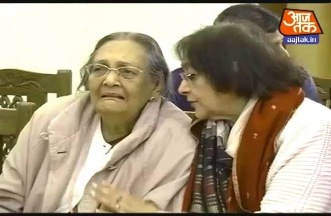 भावुक हो गए नेताजी के परिजन