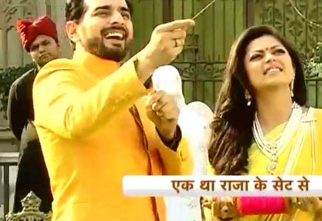 जब त्योहार के जश्न में मिले इल्जाम के रंग...