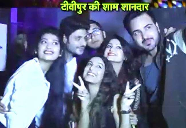 शानदार शाम में सितारों की मटरगश्ती