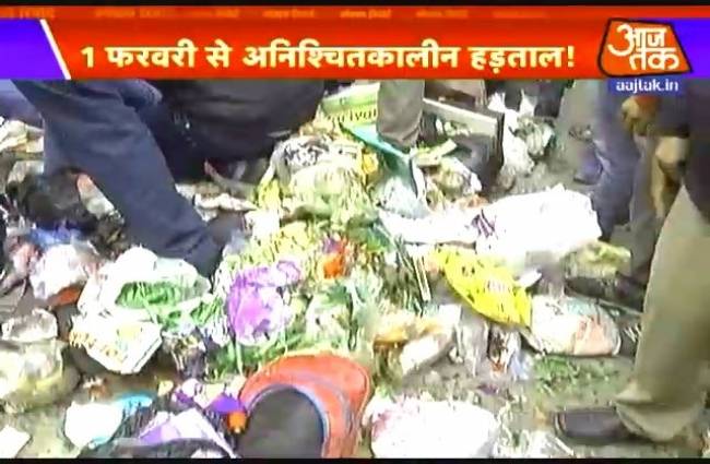 आपसी झगड़े में कूड़ा-कूड़ा दिल्ली!