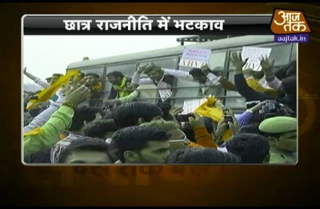 दस्तक में बात छात्र राजनीति की