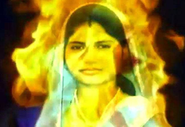 पंचायत ने महिला के हत्यारे को दी 10 जूते मारने की सजा