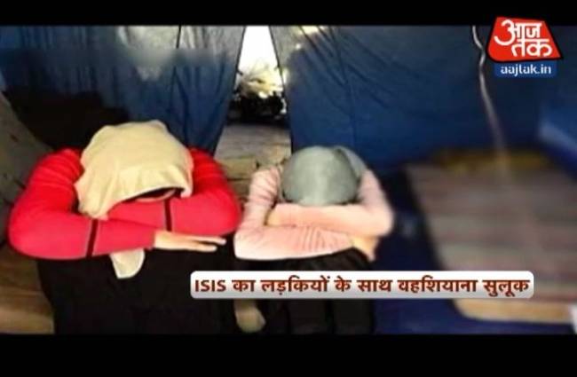 पिंजरे में बंद कर के रखा जाता है महिलाओं को