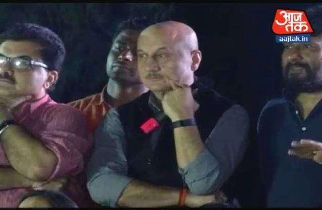 जेएनयू में फिल्म स्क्रीनिंग