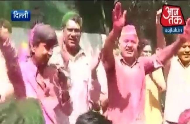 मनीष सिसोदिया के घर होली पर कार्यक्रम