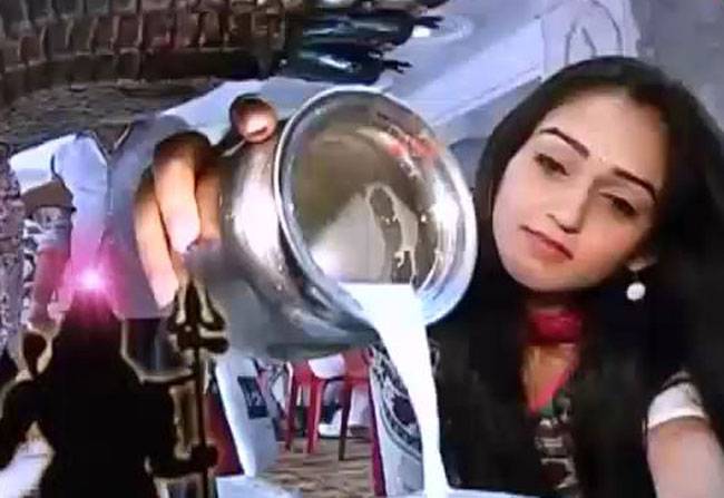 भोले की भक्ति में रम गई मीरा