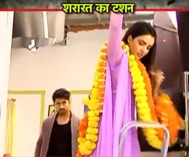 कुंज ने ट्विंकल को गिरने से ऐसे बचाया