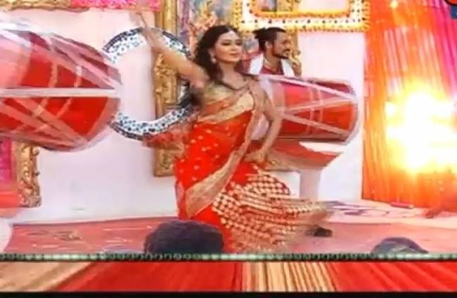 छोर्टे पर्दे पर होली की खुमारी