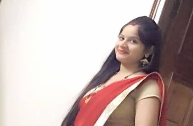 पति के लाइसेंसी रिवॉल्वर से मारी खुदको गोली!