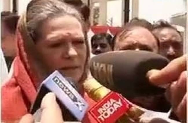 सोनिया गांधी ने पीएम मोदी पर साधा निशाना