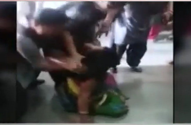 अस्पताल में महिला की पिटाई