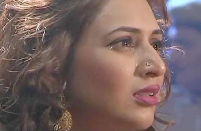 जेल में इशिता हुई आग बबूला!