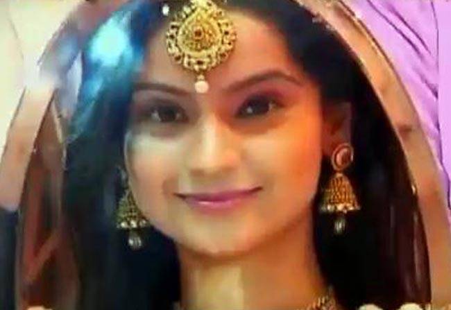 अक्षय तृतीया पर सोनम की सुनहरी शॉपिंग!