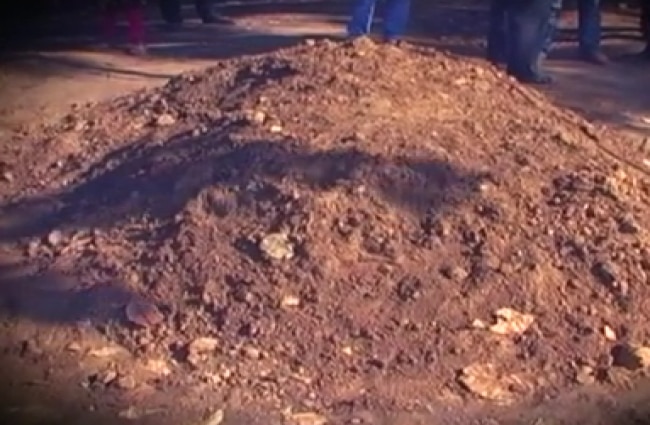 लड़के की कब्र