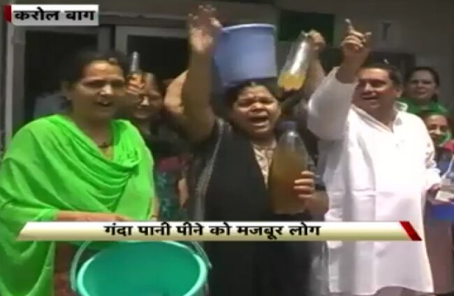 गंदे पानी से परेशान हैं लोग