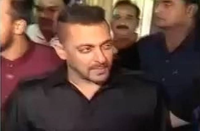 सलमान ने माफी मांगने से किया इनकार