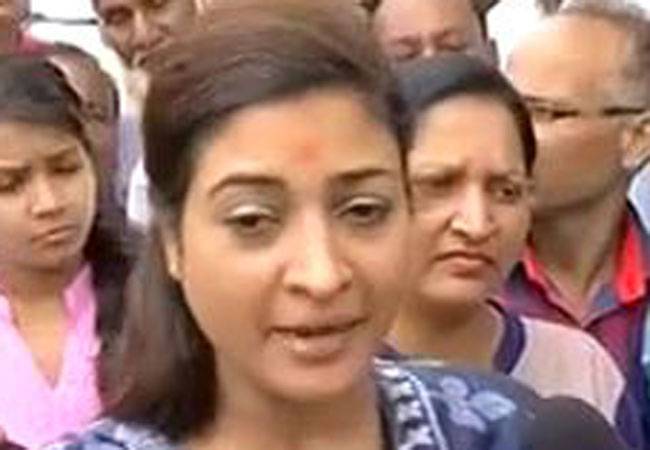 AAP प्रवक्ता पद से अलका लांबा की छुट्टी