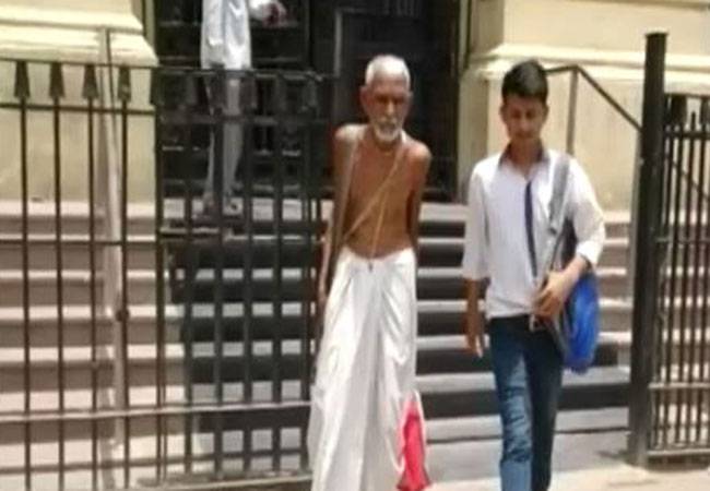 पलक झपकते ही गायब हुए बुजुर्ग के पैसे