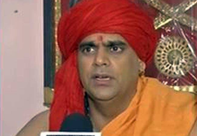 स्वामी चक्रपाणि‍ की जान को D कंपनी से खतरा