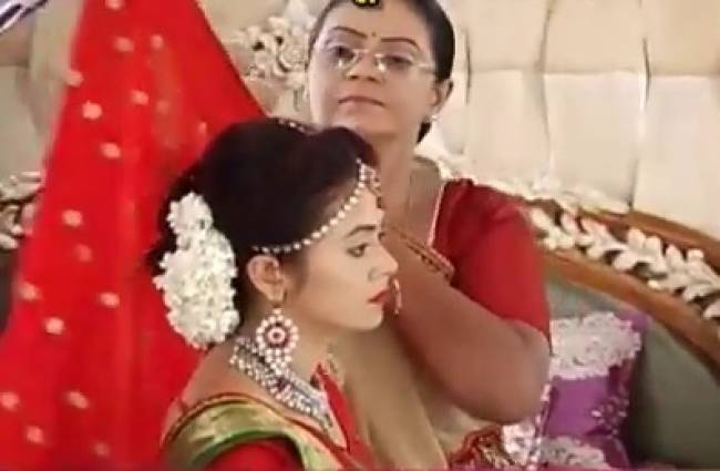 दुल्हन बनी गोपी बहू