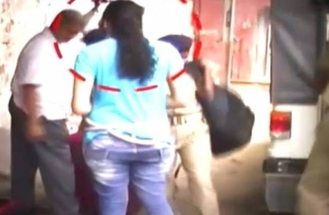 झारखंड की 'रस्सीबाज' पुलिस पर गिरी गाज