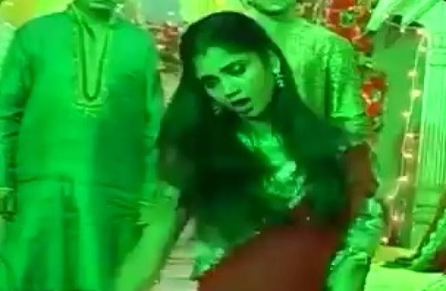 संतोषी ने किया डांस