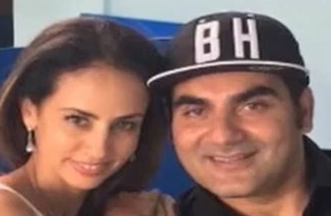 अपनी नई दोस्त के साथ अरबाज खान